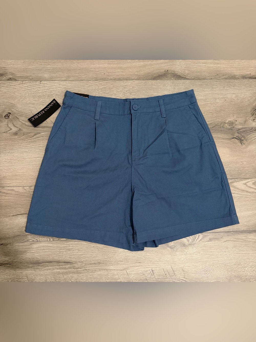 Banana Republic Pleat Front Short Shorts Blue Size 8 NWT